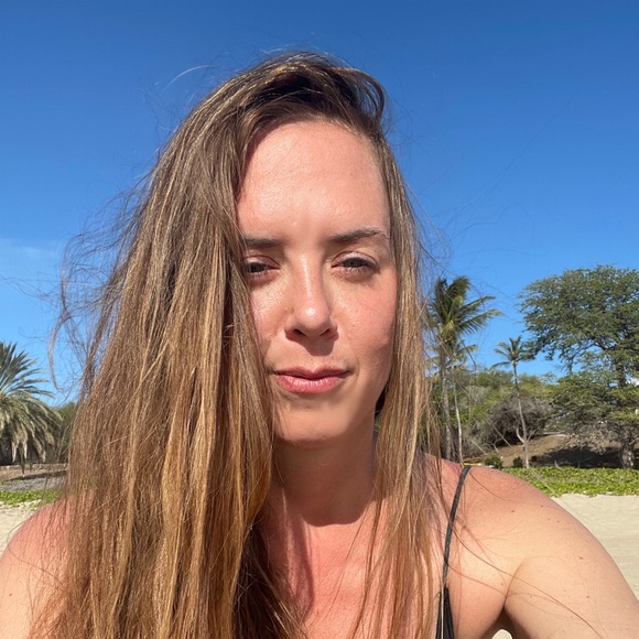 Meet your Posher, Emily - Picture 1 of 1